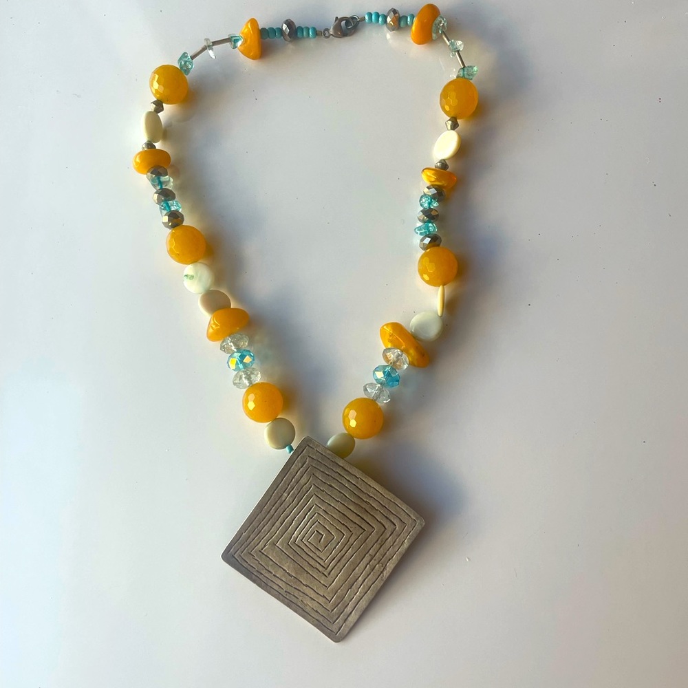 💜 Boho beaded necklace with silver diamond shaped pendant